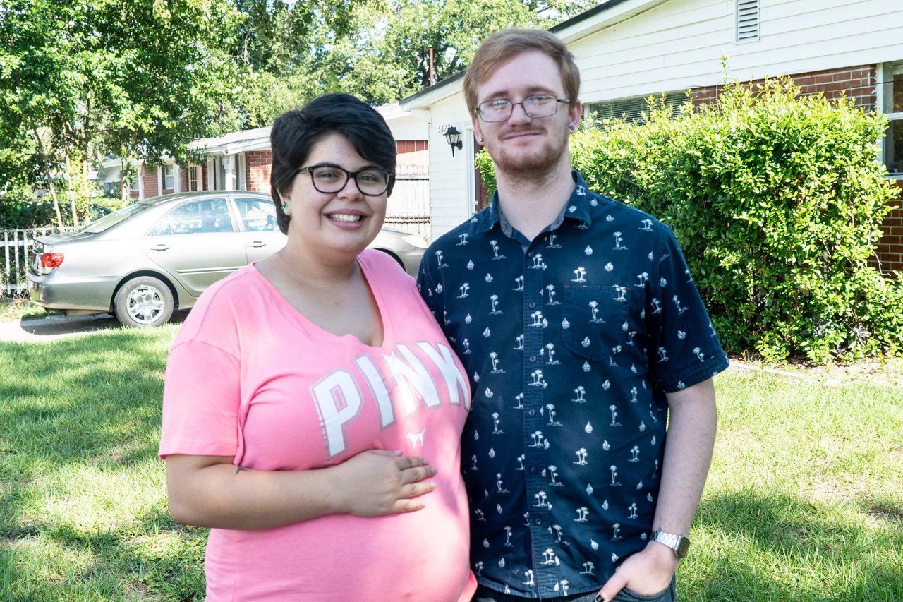 Polyamorous Florida woman with 4 boyfriends is pregnant